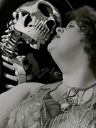 Náhledový obrázek k článku PREMIÉRA: Wohnout stvořili děsivou obézní nevěstu pohlcující kostlivce