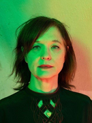 Náhledový obrázek k článku ZA OBZOREM #47: Mary Timony si vřelým hlasem povídá s osamělostí