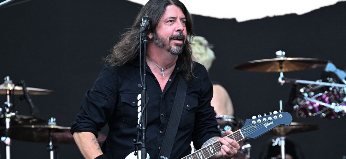 Obrázek k článku NAŽIVO: Nejhůře utajené tajemství Glastonbury? Foo Fighters hráli bez keců