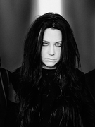 Náhledový obrázek k článku Rozhovor s Amy Lee: I zpěvačka temné rockové kapely Evanescence může být optimistka