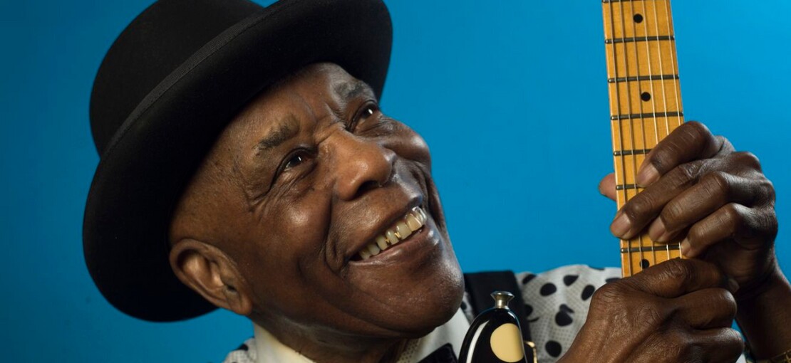 Obrázek k článku RECENZE: Bluesový mistr Buddy Guy pálí s devadesátkou  na krku pouze ostrými