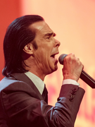 Náhledový obrázek k článku Zdivočelý bůh Nick Cave. Po stopách génia, kazatele i truchlícího otce