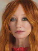 Náhledový obrázek k článku RECENZE: Tori Amos bojuje s draky. Klavírem se staví proti šovinistickým ještěrům