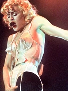 Náhledový obrázek k článku Fotbalové mistrovství bude mít poprvé half-time show. Vystoupí Madonna, Shakira i BTS