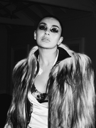 Náhledový obrázek k článku GLOSA: Konec zeleného šílenství. Drzá holka Charli XCX propadla rokenrolu