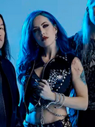 Náhledový obrázek k článku Z Arch Enemy k nejrychlejší kapele světa. Alissa White-Gluz míří do DragonForce