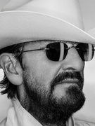 Náhledový obrázek k článku RECENZE: S Ringo Starrem je svět usměvavější. Country zpívá s radostí