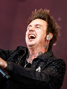 Náhledový obrázek k článku GLOSA: Z Papa Roach na Rock for People se stal rituál