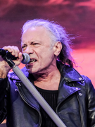 Náhledový obrázek k článku „Fuj, voda!“ Iron Maiden chyběl na Rock for People jen hlt dobré slivovice
