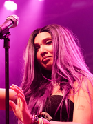 Náhledový obrázek k článku Kouzlo malých pódií Rock for People. Ivri přitvrdila a působila jako zjevení