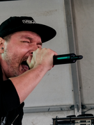 Náhledový obrázek k článku Ostrý punkový budíček Jet8 probudil Rock for People