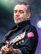 Náhledový obrázek k článku „Zbavte se  Trumpa!“ Tajemná čísla 8647 dala legendám Social Distortion na RFP osten