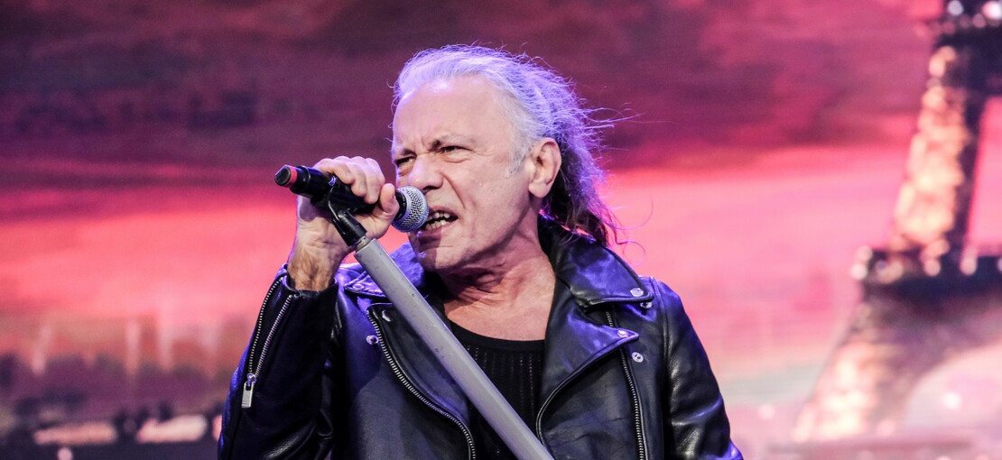 Obrázek k článku „Fuj, voda!“ Iron Maiden chyběl na Rock for People jen hlt dobré slivovice