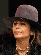 Náhledový obrázek k článku RECENZE: Linda Perry vykročila ze stínu, aby nechala  zemřít bolest