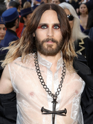 Náhledový obrázek k článku „Ten úchyl na mě zaútočil!“ Jared Leto je podle dokumentu BBC predátor