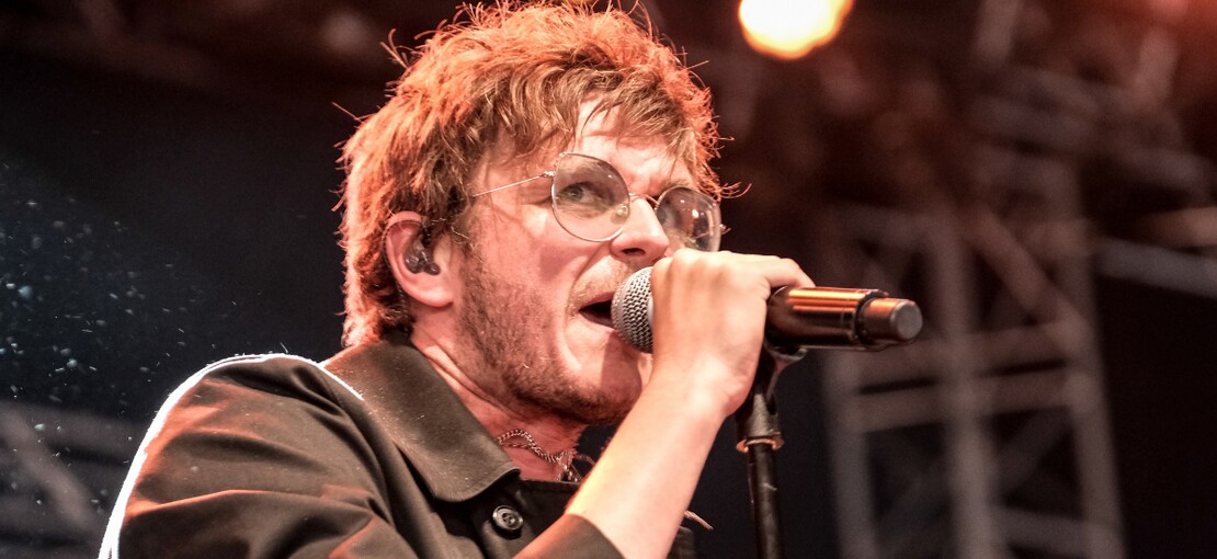 Obrázek k článku RECENZE: Žádná recyklace. Yard Act senzačně překročili postpunk