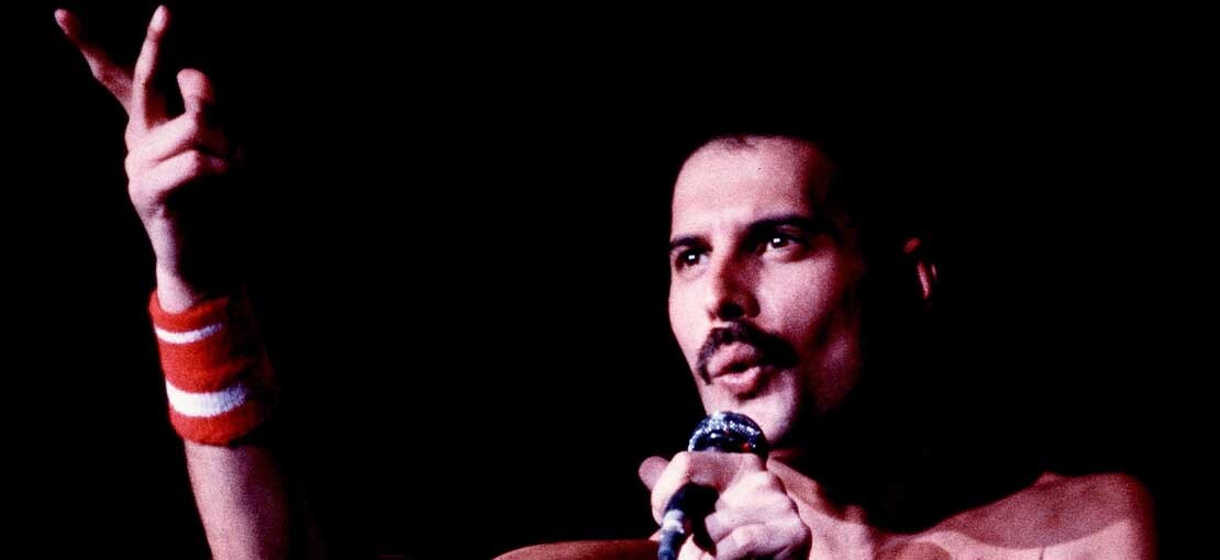 Obrázek k článku Triumf v rokenrolové vybíjené. Příběh Freddieho Mercuryho stále fascinuje