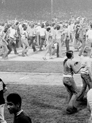Náhledový obrázek k článku Velká zkáza disko hudby. Američané ukončili taneční horečku pálením desek na stadionu