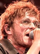 Náhledový obrázek k článku Britská senzace Yard Act: Byla to dřina. Dopláceli jsme. Ale teď přichází doba post punková