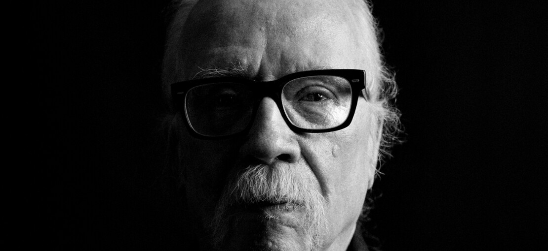 Obrázek k článku RECENZE: Slavný režisér John Carpenter nahrál své  první metalové album. Zůstává králem tajemna