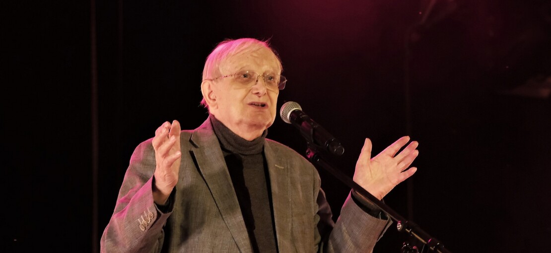 Obrázek k článku Legenda, která položila základy tuzemského popu. Jiří Suchý slaví 95 let