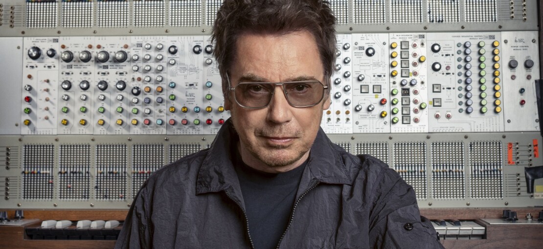 Obrázek k článku Z odmítaného alba s lebkou se stala legenda. Jean-Michel Jarre Praze opět přiveze Oxygene