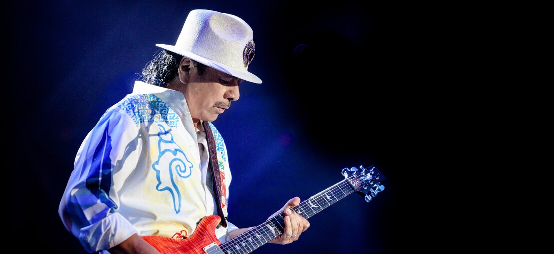 Obrázek k článku Carlos Santana hrál i na zelektrizovaného hada. Kytarový mág míří do Slavkova