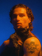 Náhledový obrázek k článku LOKÁL: Futurista Petrofski oživuje nostalgii po osmdesátkách. Dojde na Duklu i Škwor