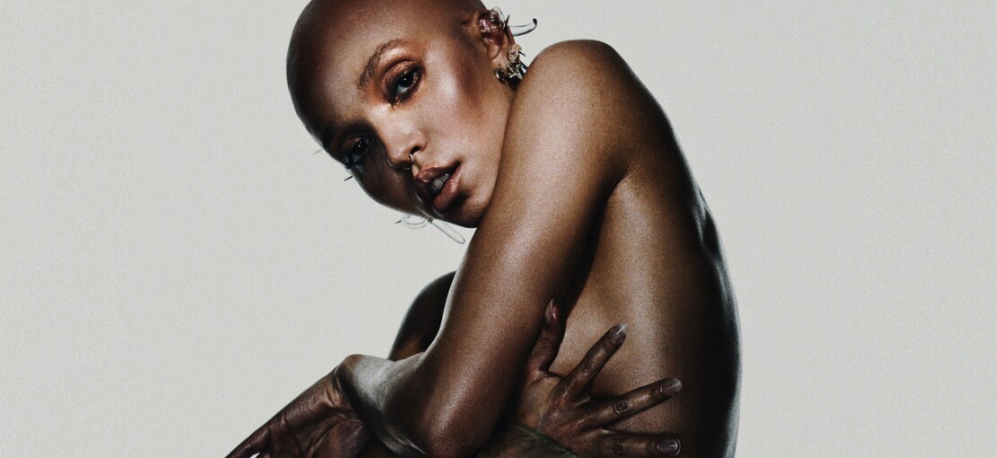 Obrázek k článku RECENZE: Světové album inspirovaly pražské kluby. FKA twigs vyznává střídmost