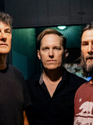 Náhledový obrázek k článku „Hobluj, Neo!“ Keanu Reeves se s kapelou Dogstar vrátí do Česka