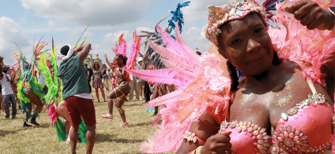 Obrázek k článku OFF THE ROAD: Skrytá místa, překvapení a dráždivé momenty památného Glastonbury