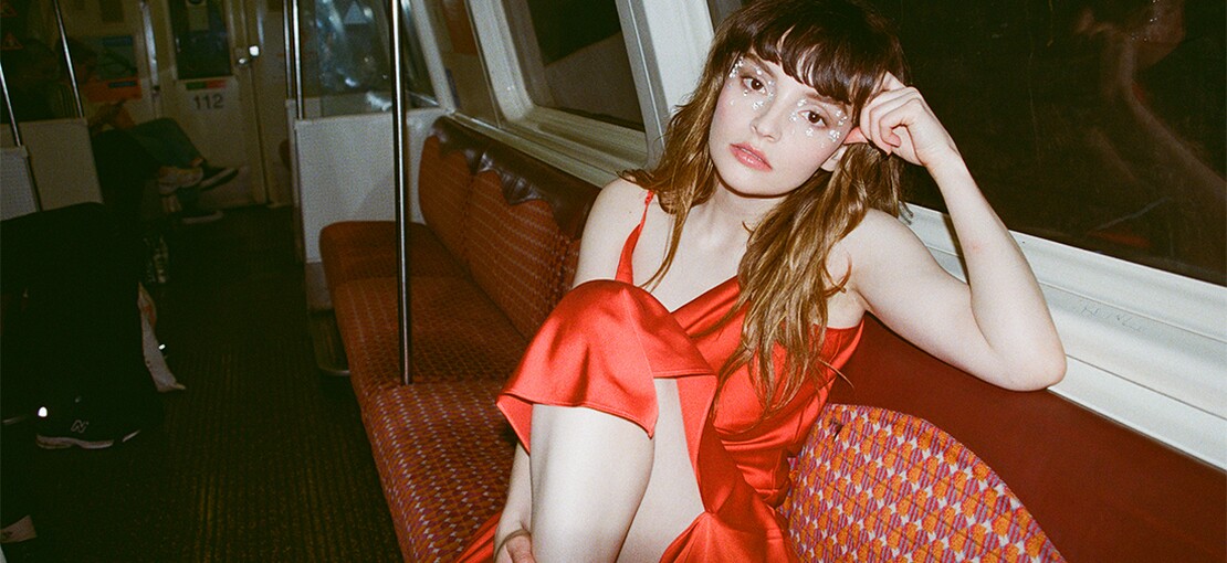 Obrázek k článku Lauren Mayberry: Být holka mezi staršími kluky může být zvláštní zkušenost