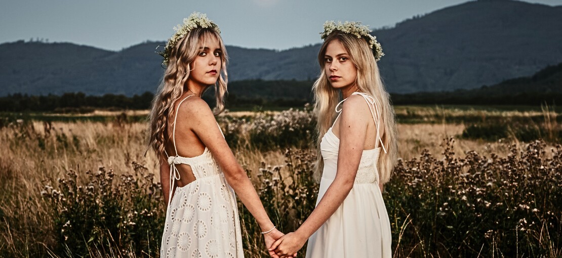 Obrázek k článku 50 NADĚJÍ ČESKÉ HUDBY: Karolina s Evou, to je andělská krása z Rychlebských hor (3)