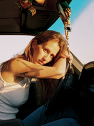 Náhledový obrázek k článku RECENZE: Česká písničkářka Marjari jde do světa. Může se poměřovat s těmi nejlepšími