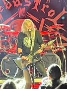 Náhledový obrázek k článku GLOSA: Když se bluesman nechá strhnout metalem. Debustrolu to furt šlape