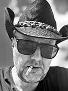 Náhledový obrázek k článku „Plivla na mě čarodějnice!“ Tajuplná cesta za magií a whiskey na festival Glastonbury