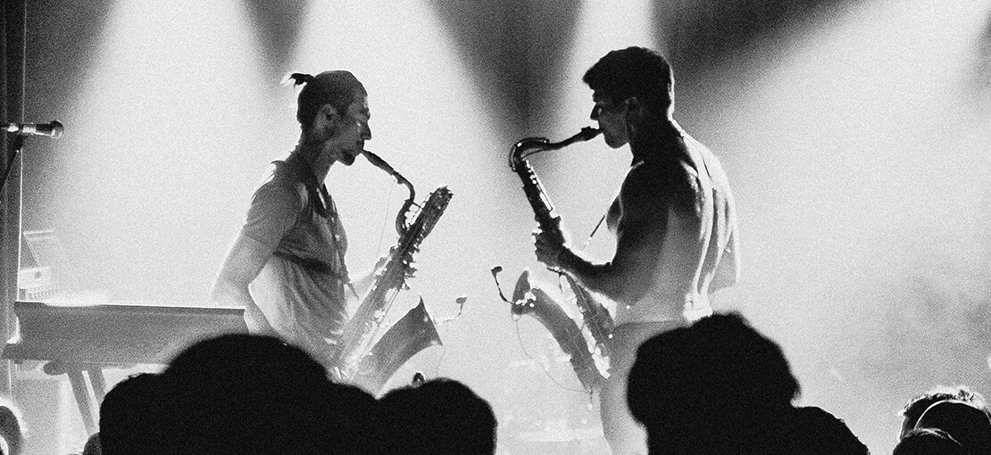 Obrázek k článku Moon Hooch: Na saxofon jde zahrát všechno. Pochopil to i Iggy Pop
