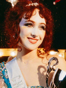 Náhledový obrázek k článku GLOSA: Chappell Roan je při milostném aktu nahoře. Její lesbické country je správně drzé