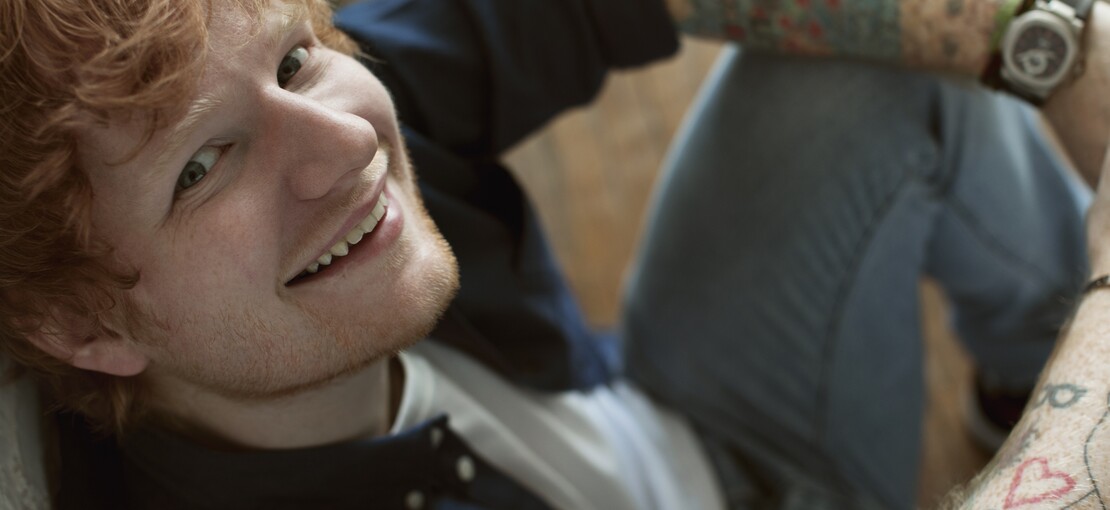 Obrázek k článku Ed Sheeran kope za Tiktok. Za asistence Beckhama oznámil koncert pro Euro 2020