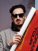 Náhledový obrázek k článku Pod povrchem Melodramatu: Rozchod, léčení, trip a další příběhy sólovky Mike Trafika