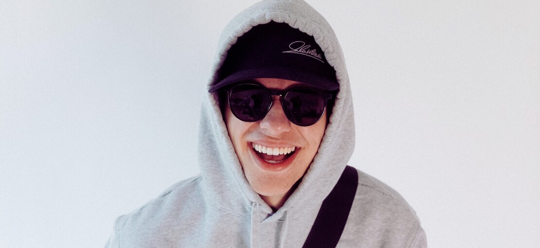 Obrázek k článku Tajemný fenomén Slavíček poprvé promluvil. Jak se v Česku dostat z nuly k milionovým poslechům