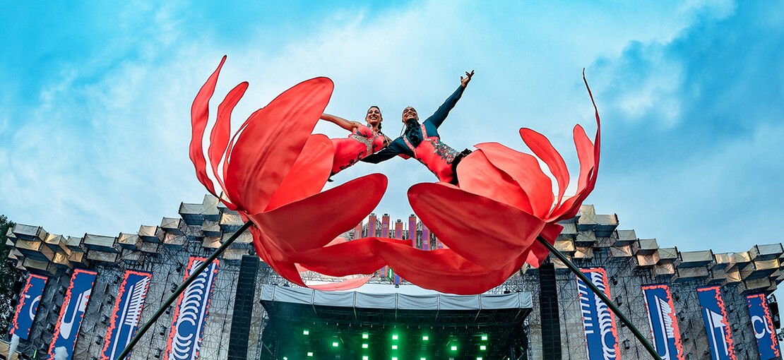 Obrázek k článku FESTIVALY SPECIÁL: Světová premiéra i živý dechový orchestr. Beats for Love překvapí