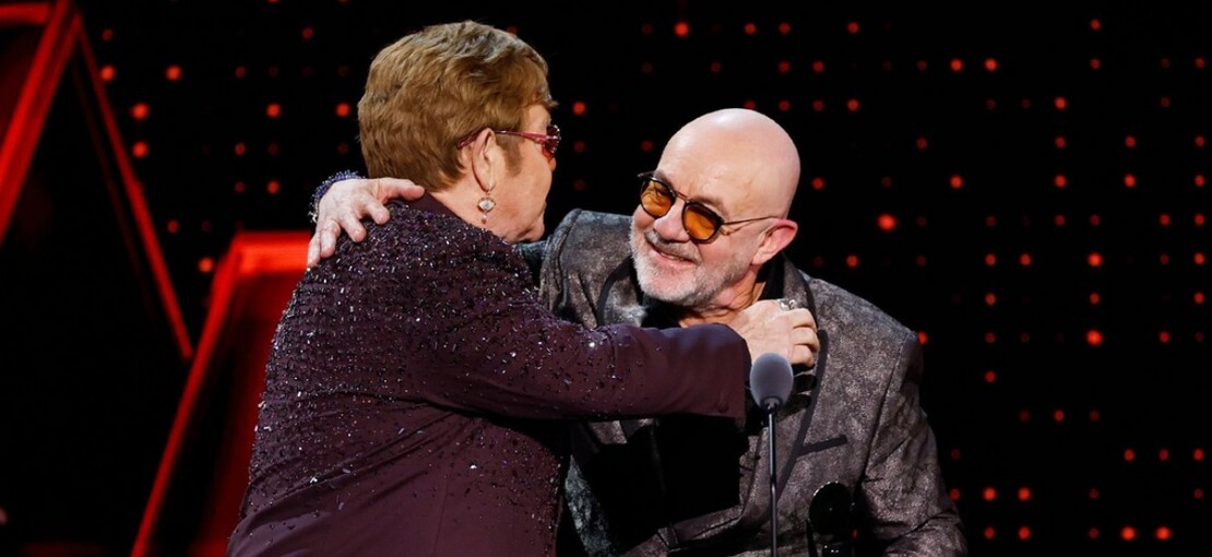 Obrázek k článku Elton John se dočkal. V Rock’n’rollové síni slávy přivítal Bernieho Taupina