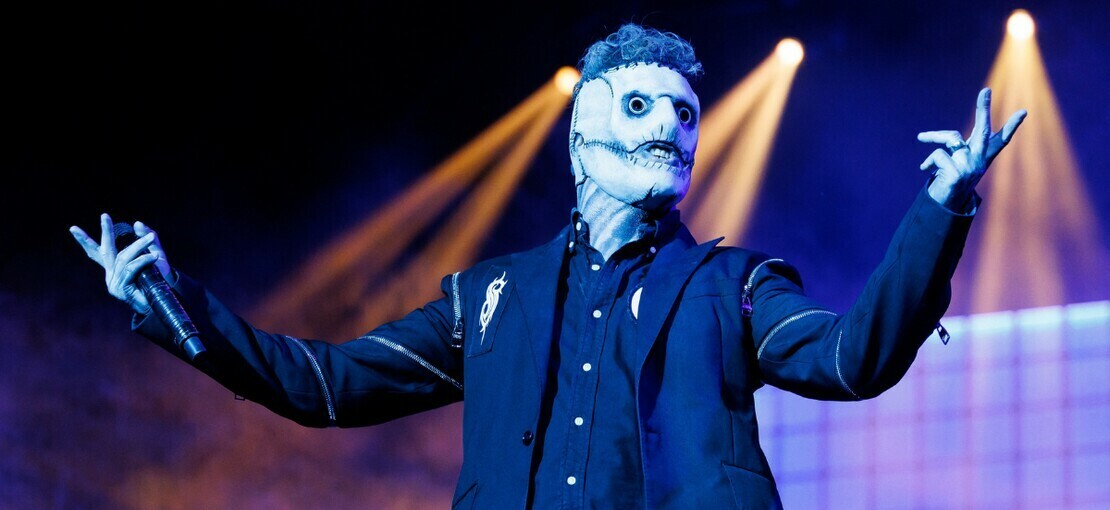 Obrázek k článku „Lháři a zloději“. Slipknot čelí obvinění, že využívají jméno zemřelého bubeníka