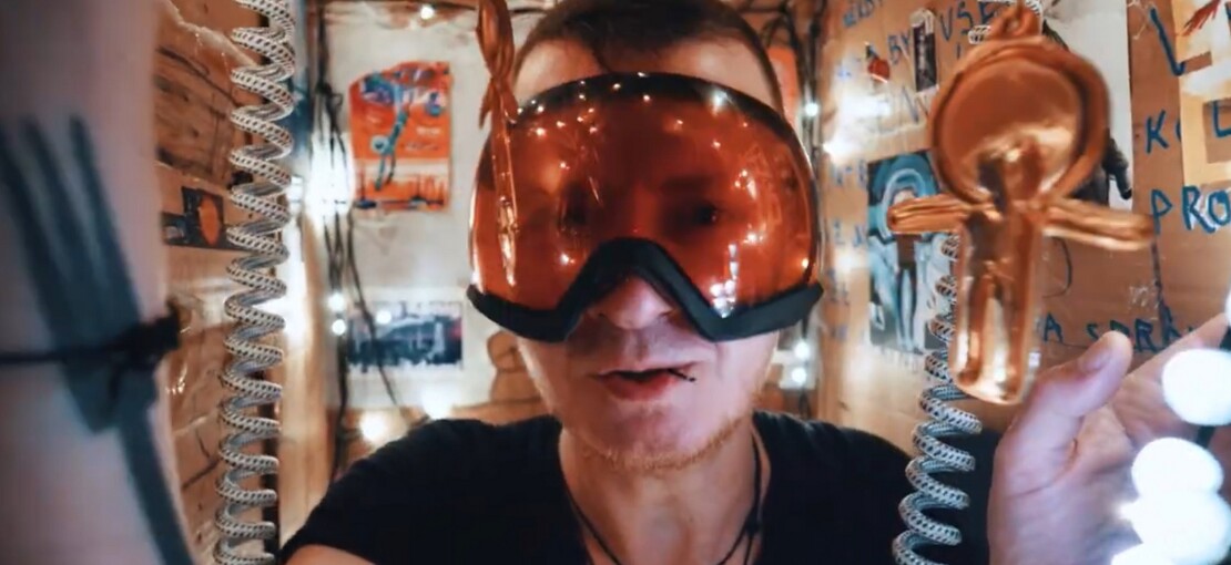 Obrázek k článku PREMIÉRA: Z Letné až do vesmíru. Jakub König představuje singl Metronom