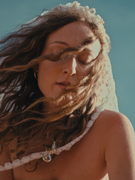 Náhledový obrázek k článku ALBUM MĚSÍCE: Rozálie je jako břitva. Na tohle česká hudba čekala hezkou řádku let