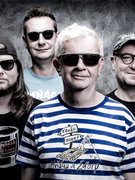 Náhledový obrázek k článku VIDEO: Mňága a žďorp vypustila Podivné rybičky. Poprvé nahrávala s novým kytaristou