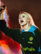Náhledový obrázek k článku Linkin Park si comeback užívají. Na polském Open'eru stříhal ušima i Pikachu
