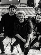 Náhledový obrázek k článku RECENZE: Kytarové vize českokrumlovské Lambdy jsou intenzivní a podmanivé