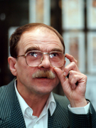 Náhledový obrázek k článku PŘED TŘICETI LETY: Jaroslav Uhlíř proti snobárnám. Písničky jsou pro lidi